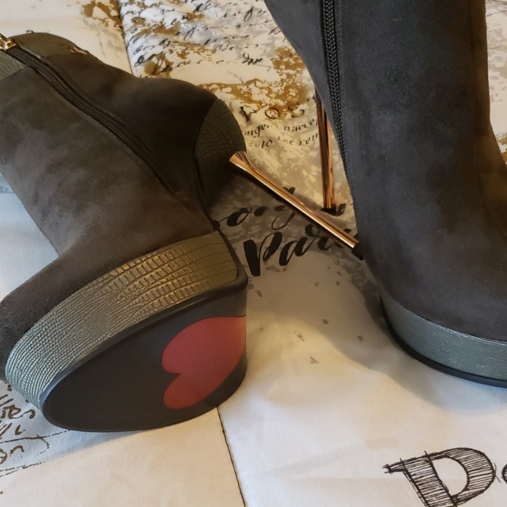 LUICHINY ZIPPERED BOOTIE sz10